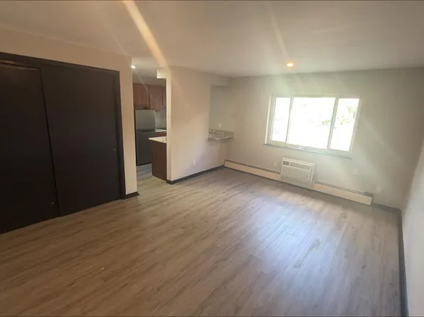 1352 Clarence Ave APT 24, Lakewood, OH 44107