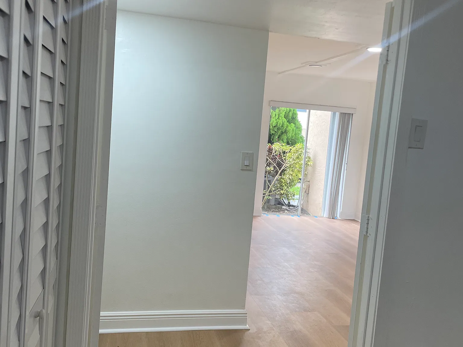3 bed, 950 sqft, $2,700 — Photo 2