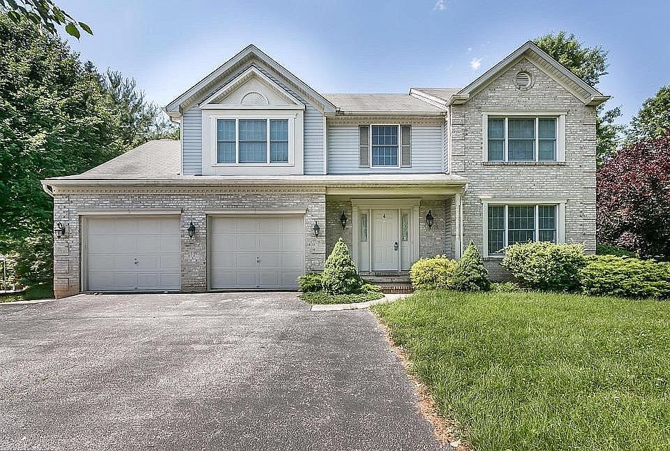 2nd image of 4 Flintlock Ct
