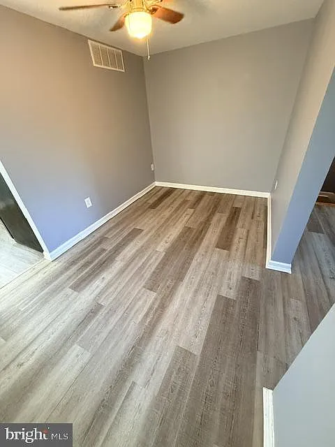 3 bed, 2.0 bath, 1319 sqft, $2,200 — Photo 4