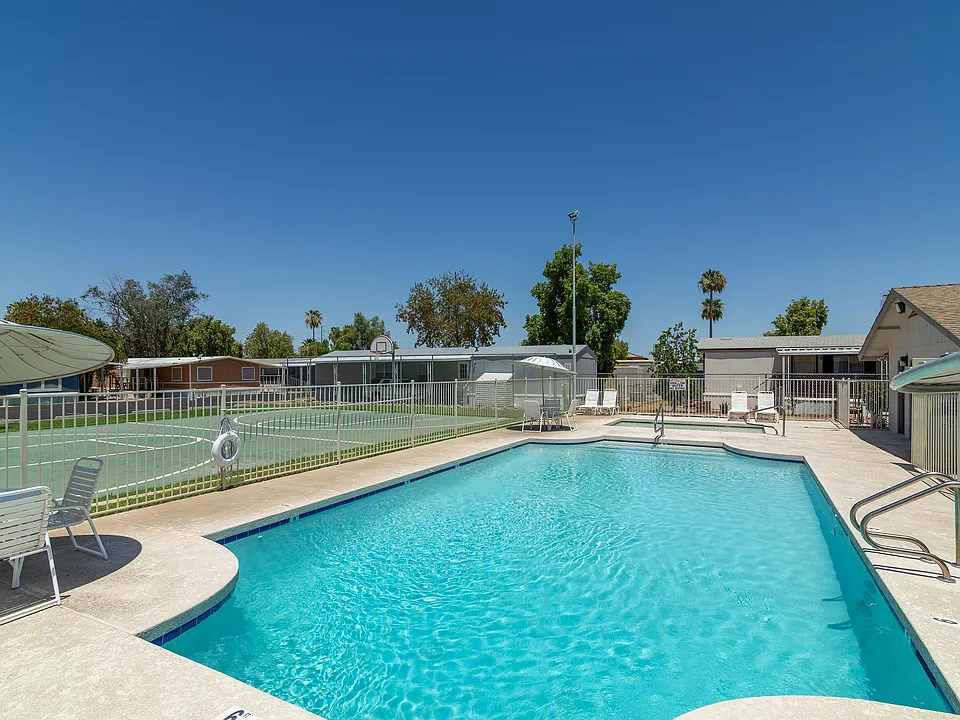 Paradise Groves Manufactured Home Community