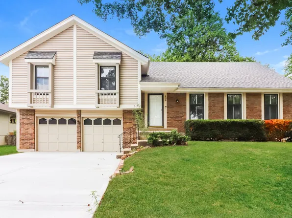 408 NE Noeleen Ln, Lees Summit, MO 64086