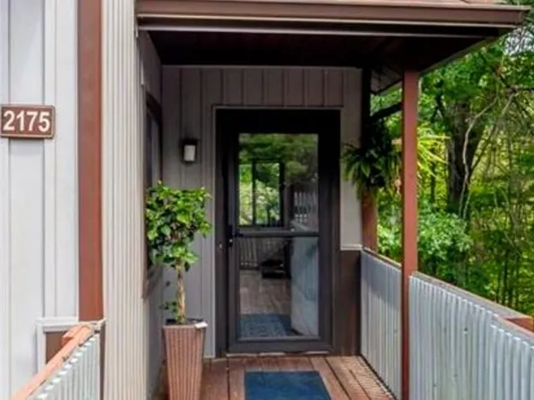 2175 Pinebrook Trl, Cuyahoga Falls, OH 44223