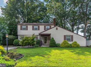 20 Lincoln Dr, Laurel Springs, NJ 08021