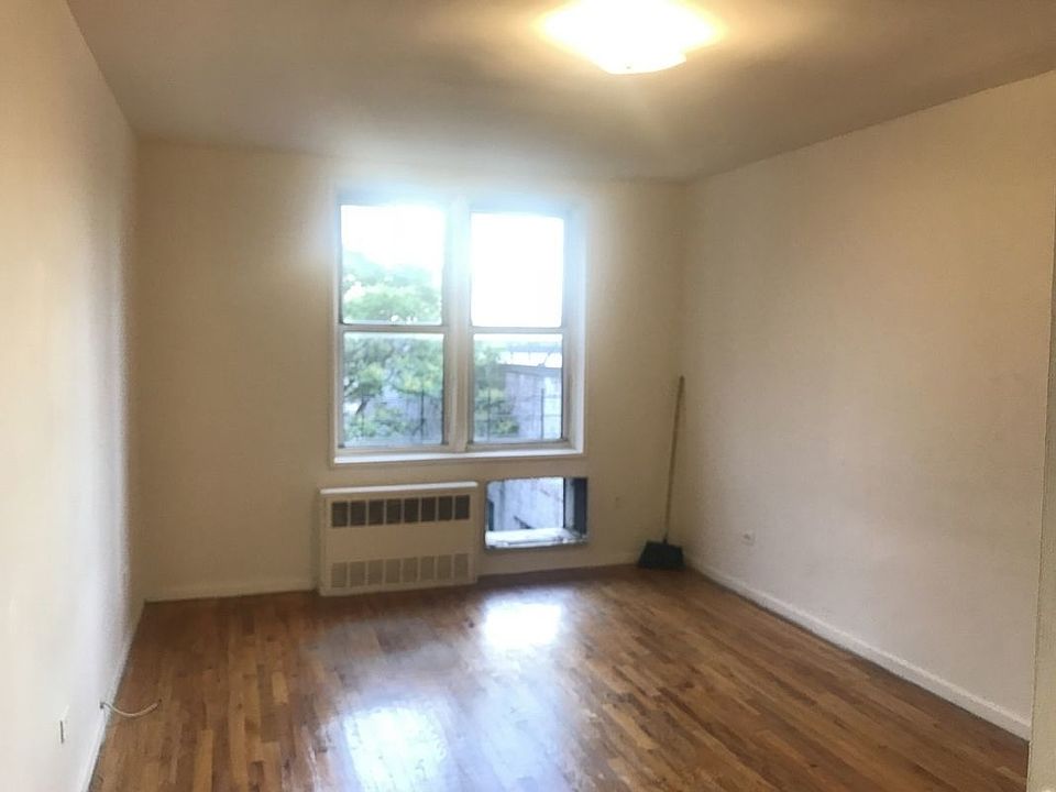 2nd image of 4014 62nd St #7F