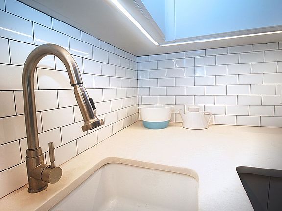 5th image of 371 Harman St #1B