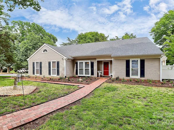 5601 Carmel Station Ave, Charlotte, NC 28226