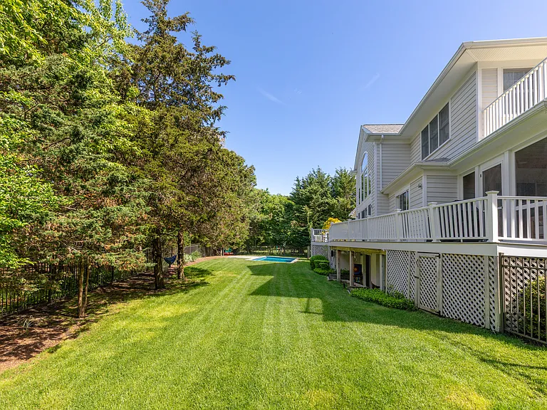 11 Pine Grove Ct — Photo 46