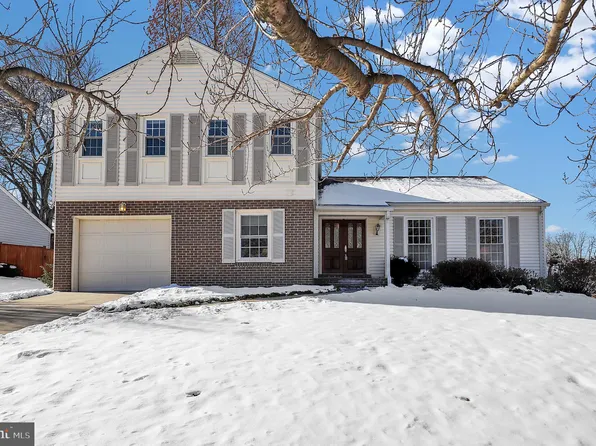 5228 Trailway Dr, Rockville, MD 20853