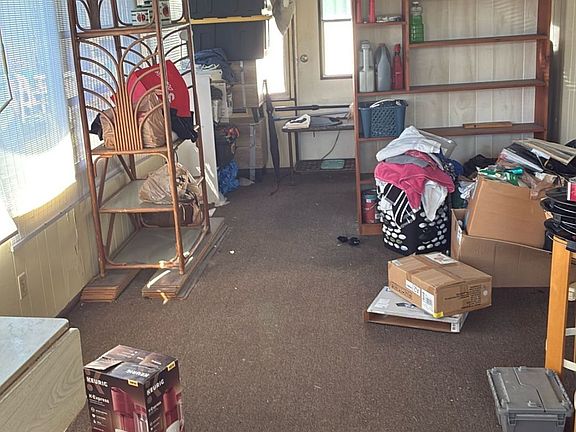 5th image of 211 Pinewood Ln