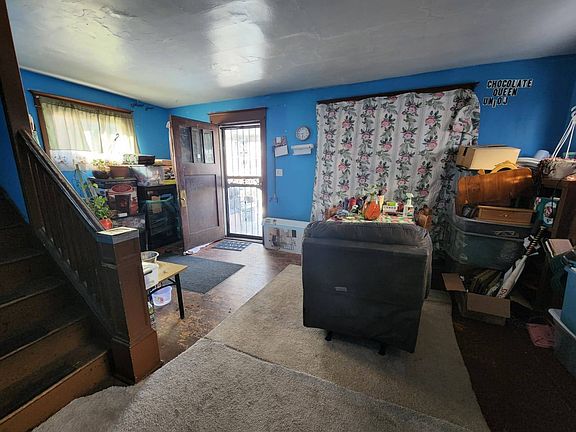 4th image of 653 Northumberland Ave