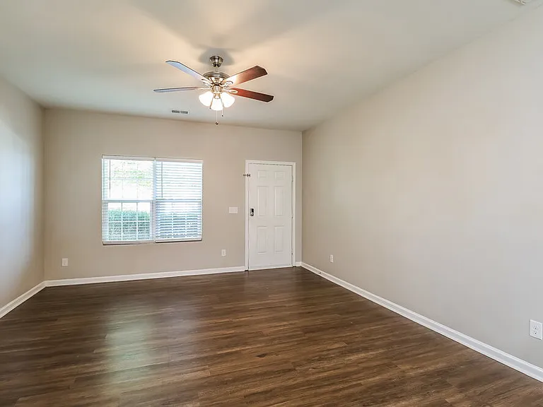 2541 Meadow Crossing Dr — Photo 6