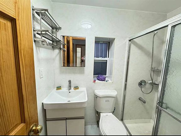 2nd image of 2355 Bragg St Floor 1