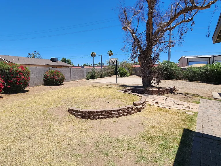 3510 W Andorra Dr — Photo 12
