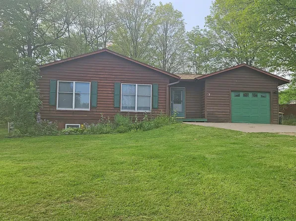 7 E Grove Blvd, Washburn, WI 54891