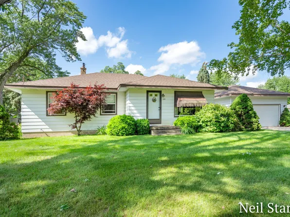 1185 Elmwood Dr, Jenison, MI 49428