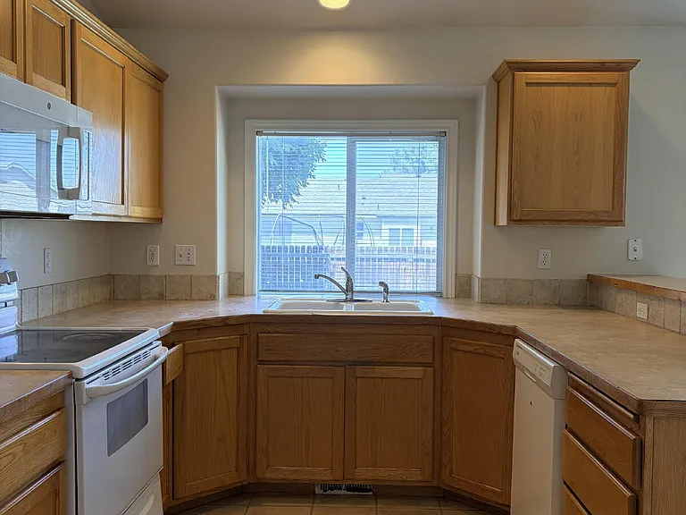 1276 W Brown Trout Dr — Photo 4
