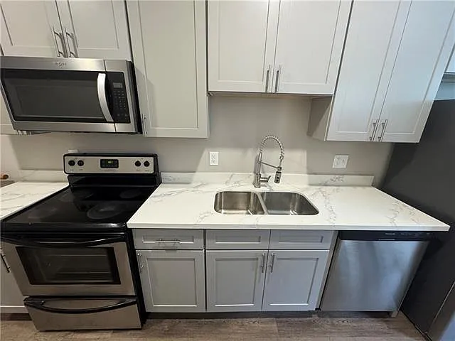 2 bed, 1.0 bath, 803 sqft, $1,400 — Photo 4