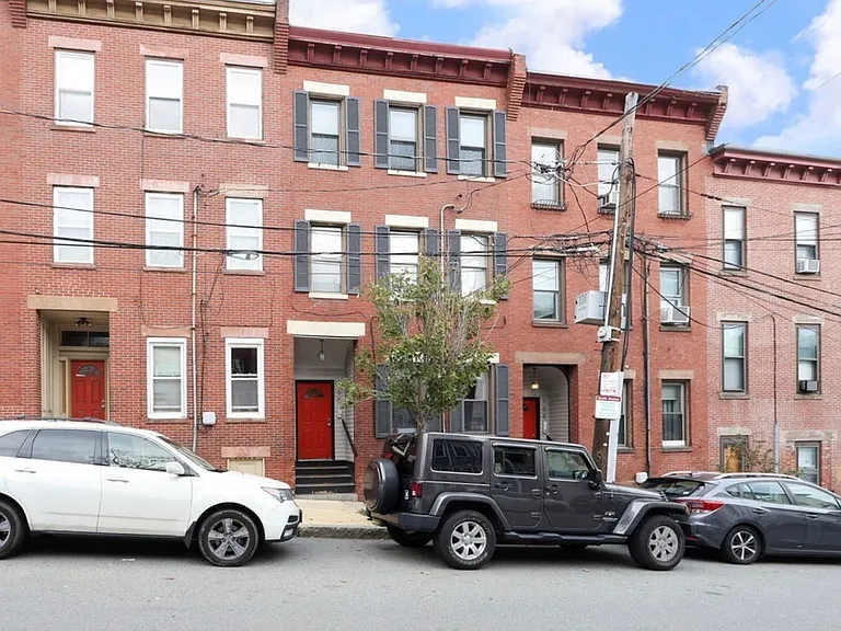 166 F St #4 — Photo 11