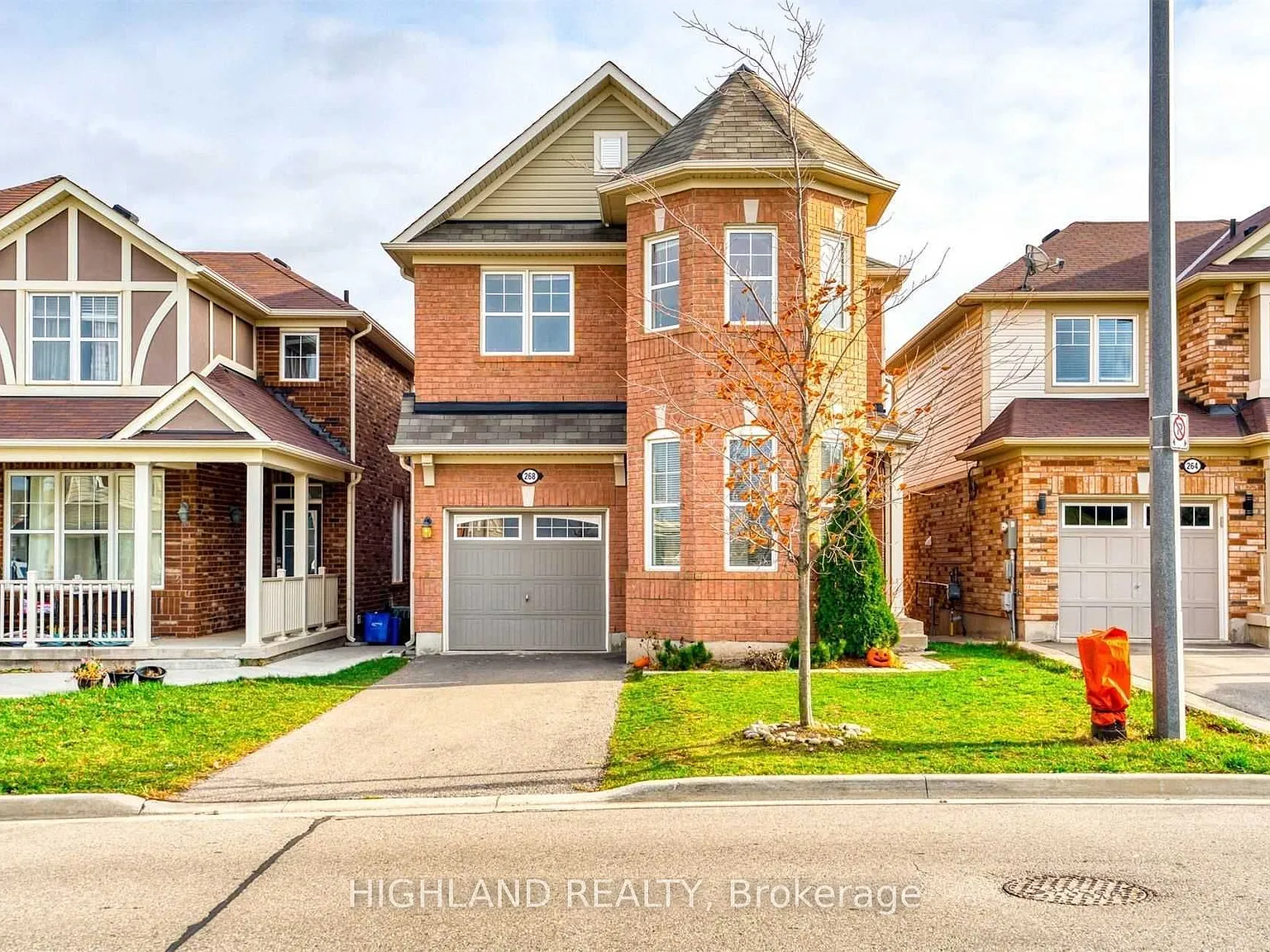 4 bed, $3,590 — Photo 1
