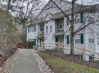 302 Chatfield Dr, Pompton Plains, NJ 07444