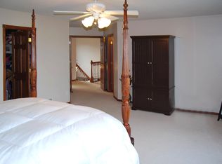 10390 Dorset Ln, Woodbury, MN 55129