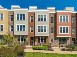 16 McKinley Pl, Lakewood, OH 44107