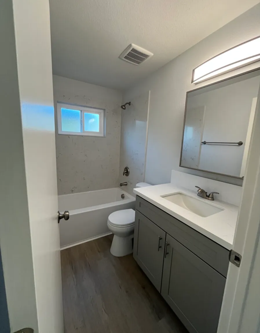2 bed, 1.0 bath, $2,050 — Photo 3
