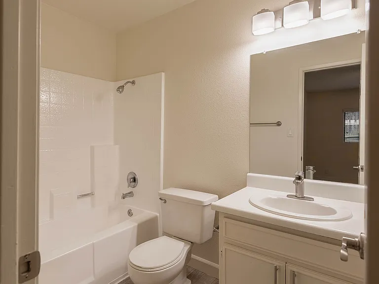 Elan Quail Pointe Apartment Homes — Photo 15