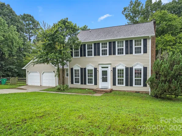 2813 Silkstream Ln, Charlotte, NC 28262