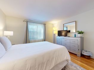 108 Chestnut St #5, Brookline, MA 02445