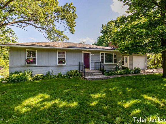 4th image of 2263 Schimperle Dr NE