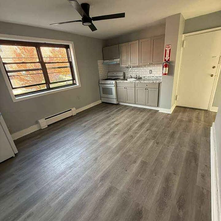 1st image of 41 Belgrove Dr #2BA