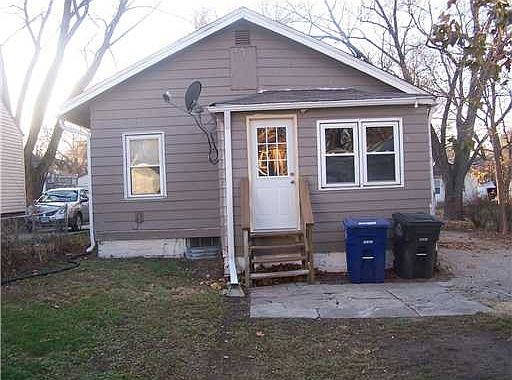 2nd image of 4025 8th St