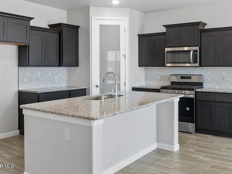512 Twilight Dr — Photo 3