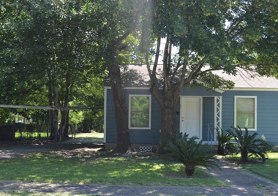 1st image of 204 N 7th St