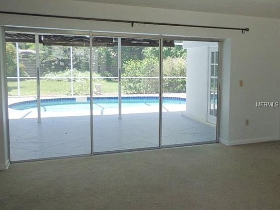 4th image of 2487 Breakwater Cir