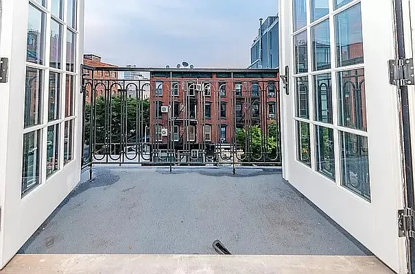 Rented by Nooklyn NYC LLC | media 84