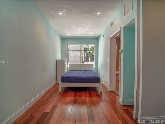 4th image of 526 15th St APT 11