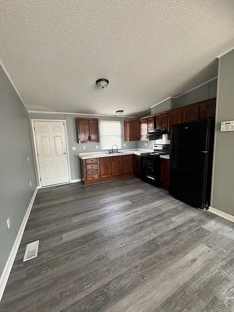 122 Oak Street - 1 — Photo 3