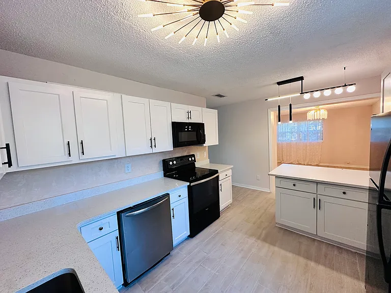 6650 Pinnochio Dr — Photo 6
