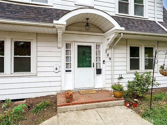 5th image of 109 Cedar St