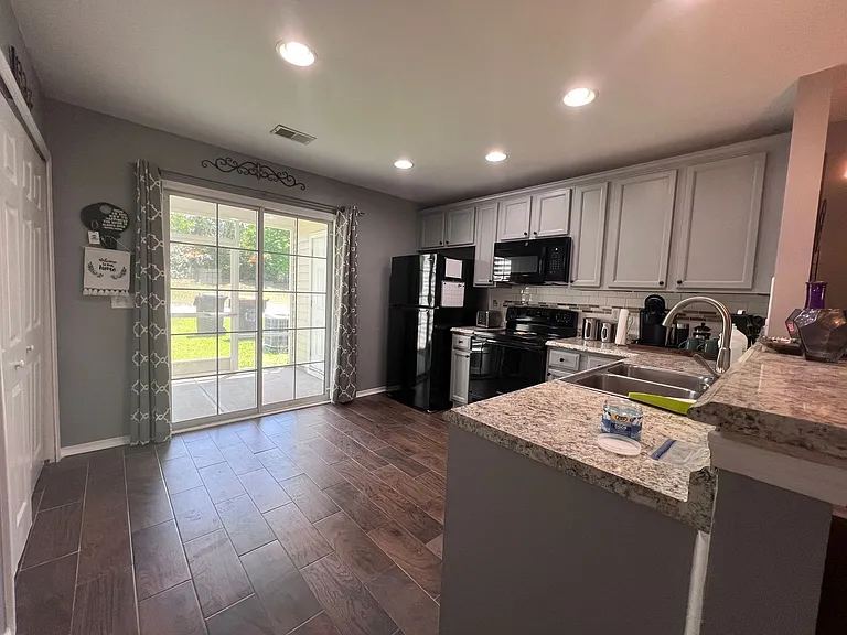 65 Fairgreen St — Photo 11