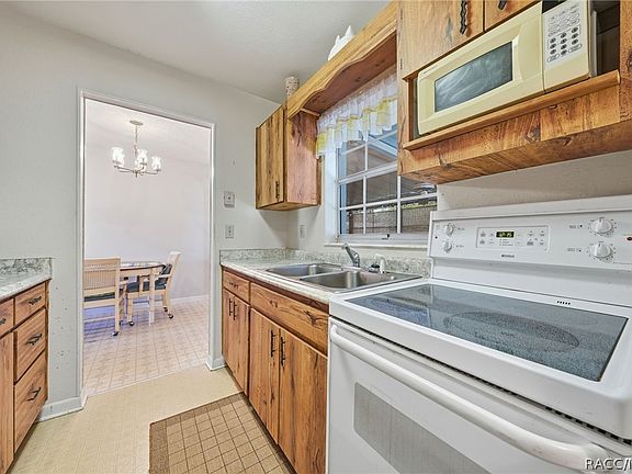 4th image of 2360 W Eric Dr