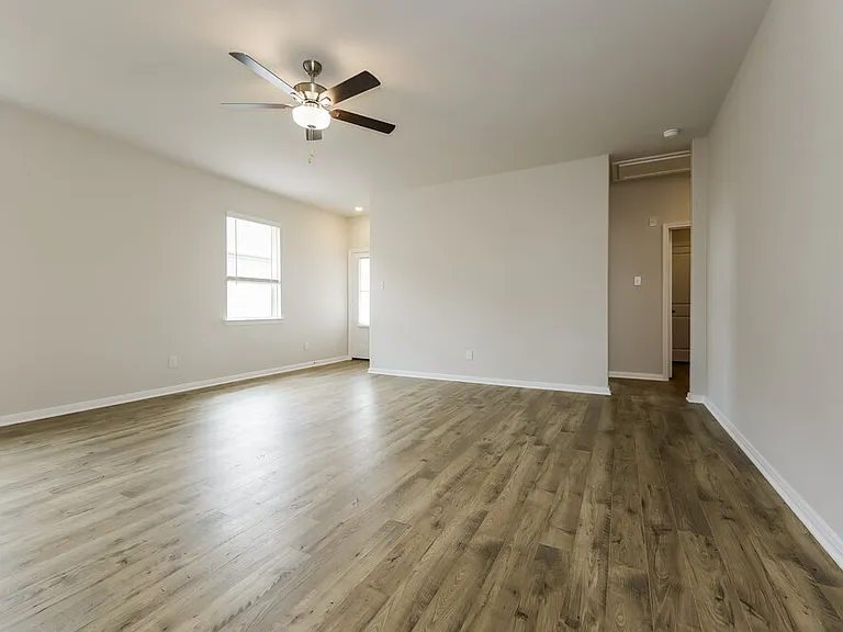 15663 Plum Brook Dr — Photo 3