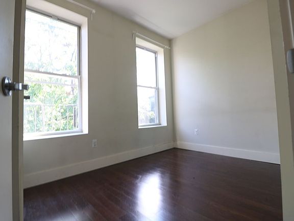 3rd image of 309 Tompkins Ave APT 4C
