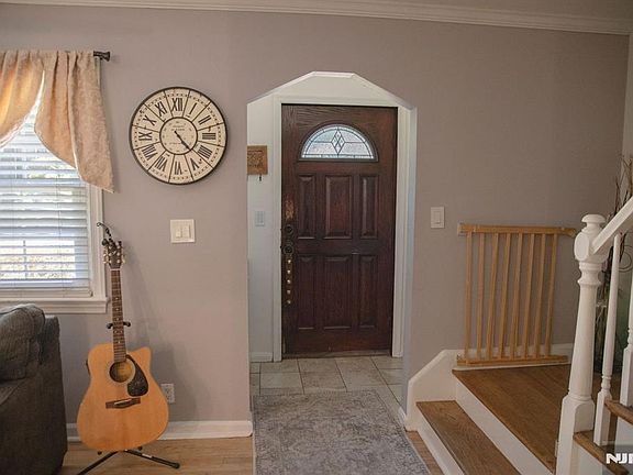 3rd image of 22 Warren Rd