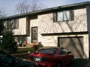 9024 Vine Ave, Wonder Lake, IL 60097