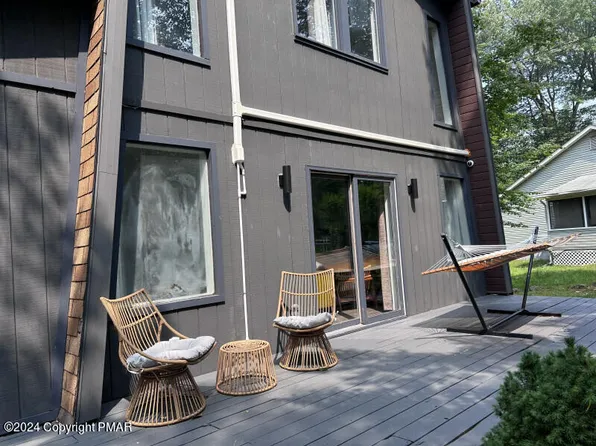 7164 Robinwood Dr, Tobyhanna, PA 18466