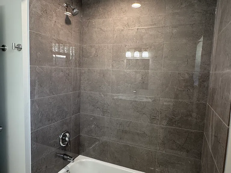 512 Yates Ave — Photo 8